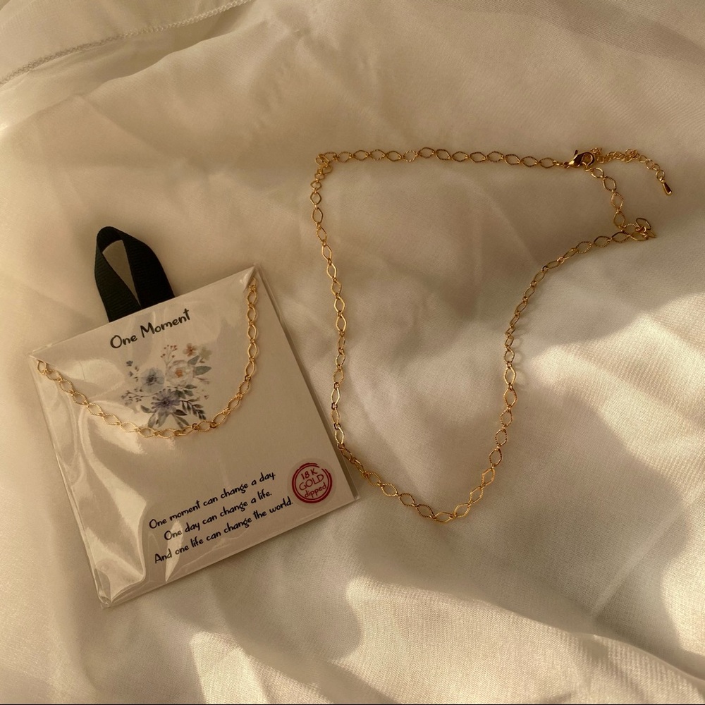 Woman small chain